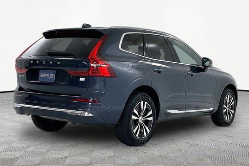 2022 Volvo XC60 Recharge Plug-In Hybrid T8 Inscription Expression