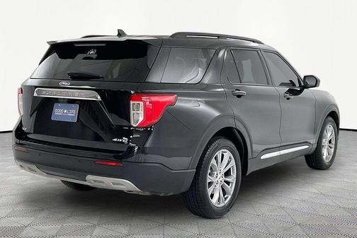 Black Metallic 2022 Ford Explorer XLT