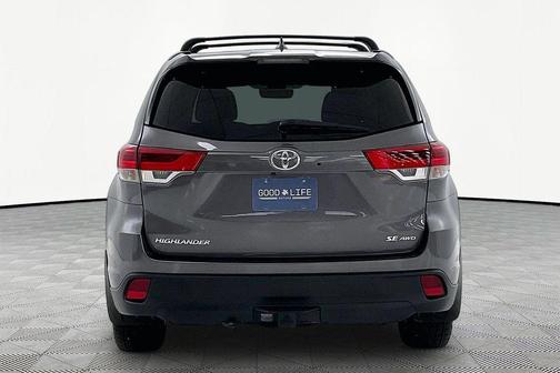 Gray 2018 Toyota Highlander SE