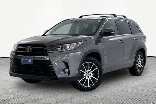 Gray 2018 Toyota Highlander SE