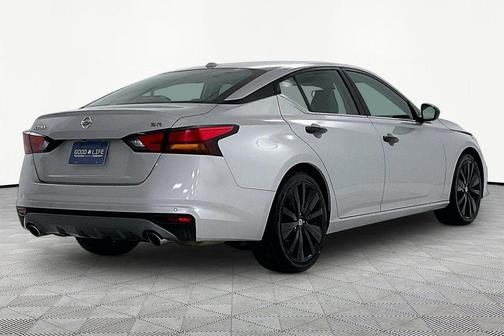 2021 Nissan Altima SR FWD