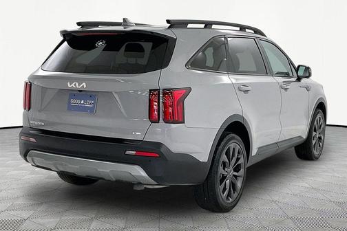 Wolf Gray 2023 Kia Sorento SX