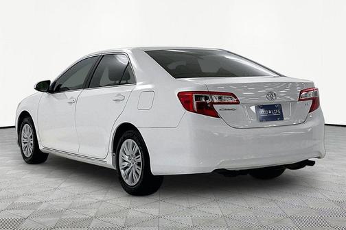 White 2014 Toyota Camry LE