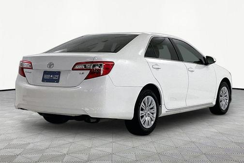 White 2014 Toyota Camry LE