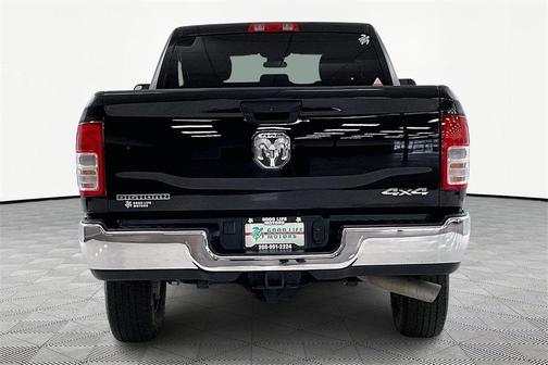 2022 RAM 2500 Big Horn Crew Cab 4x4 6'4' Box