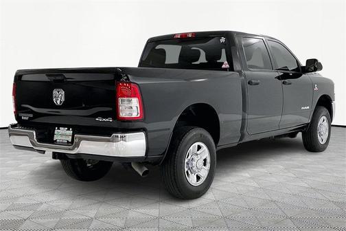2022 RAM 2500 Big Horn Crew Cab 4x4 6'4' Box