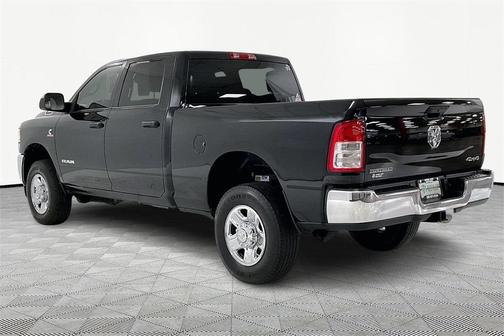 2022 RAM 2500 Big Horn Crew Cab 4x4 6'4' Box