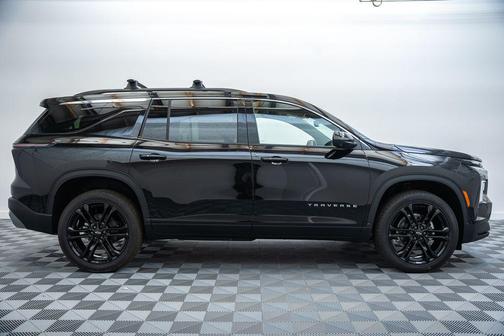 Mosaic Black Metallic 2026 Chevrolet Traverse LT