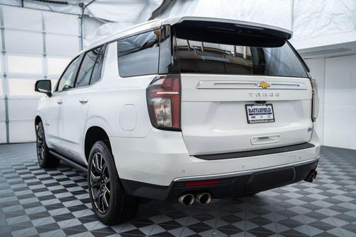 Iridescent Pearl Tricoat 2023 Chevrolet Tahoe 4WD High Country