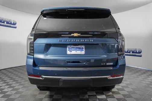 2025 Chevrolet Suburban LT