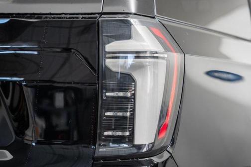 2025 Chevrolet Suburban 4WD High Country