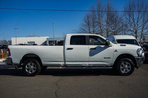 2024 RAM 3500 Big Horn Crew Cab 4x4 8' Box
