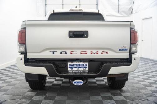 Pearl 2021 Toyota Tacoma TRD Sport