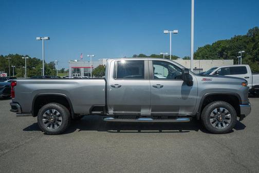 Sterling Gray Metallic 2026 Chevrolet Silverado 3500 LT