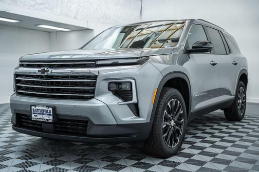 Sterling Gray Metallic 2026 Chevrolet Traverse LT