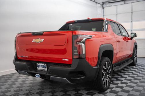 Habanero Orange 2026 Chevrolet Silverado EV LT - Extended Range 4WD