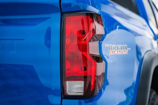 Reef Blue Metallic 2026 Chevrolet Colorado Trail Boss