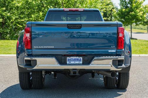 Lakeshore Blue Metallic 2026 Chevrolet Silverado 3500 LT
