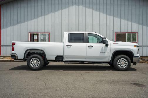 Summit White 2026 Chevrolet Silverado 3500 Crew Cab, Long Bed, WT Dual Rear Wheel, RWD
