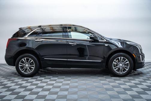 Stellar Black Metallic 2021 Cadillac XT5 Premium Luxury