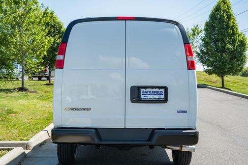 Summit White 2026 Chevrolet Express 2500 Work Van