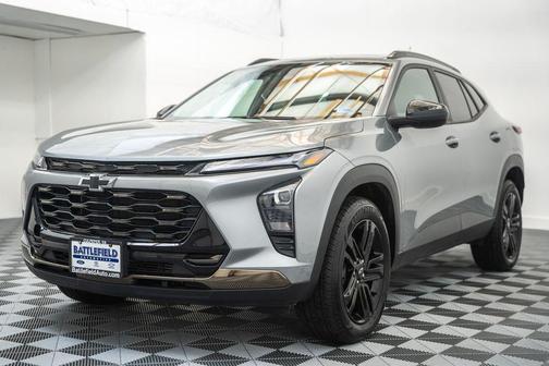 Sterling Gray Metallic 2025 Chevrolet Trax FWD ACTIV