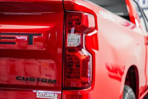 2025 Chevrolet Silverado 1500 Custom