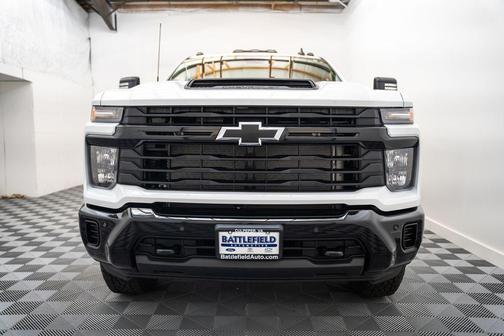 Summit White 2026 Chevrolet Silverado 2500 Custom