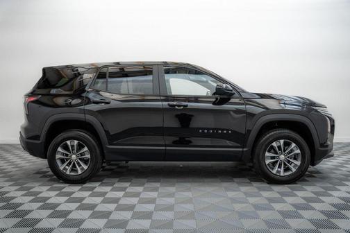 Mosaic Black Metallic 2026 Chevrolet Equinox 1LT