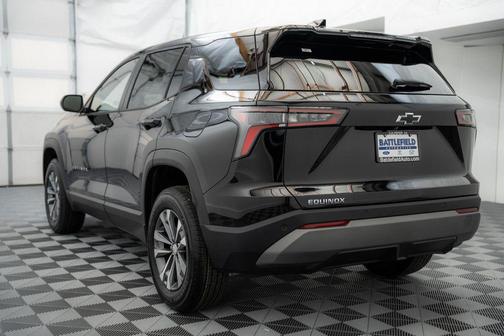 Mosaic Black Metallic 2026 Chevrolet Equinox 1LT