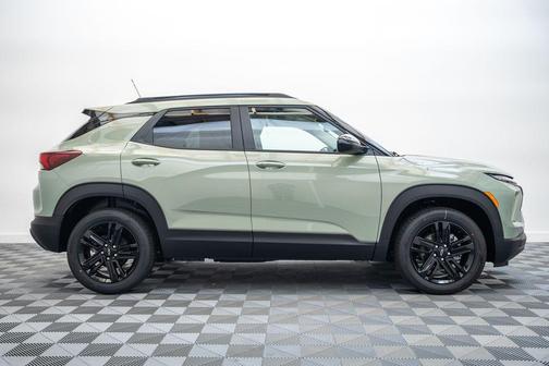 Cacti Green 2026 Chevrolet Trailblazer LT