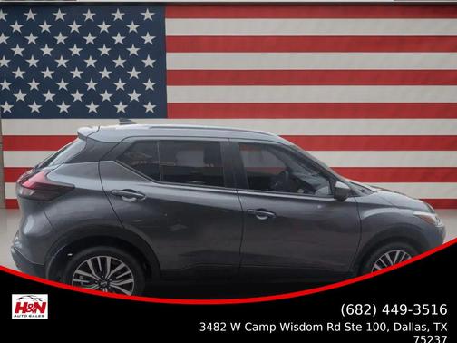 Silver 2021 Nissan Kicks SV