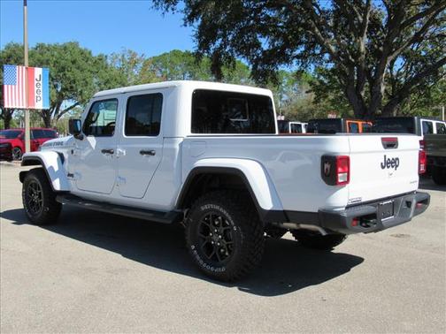 2025 Jeep Gladiator High Tide