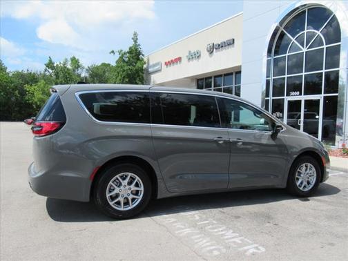 2025 Chrysler Pacifica L