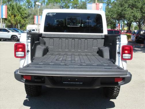 2025 Jeep Gladiator High Tide