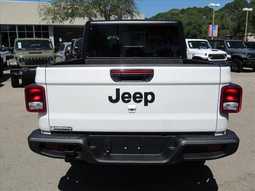 Bright White Clearcoat 2026 Jeep Gladiator Sport S