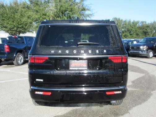 Diamond Black Crystal Pearlcoat 2024 Jeep Wagoneer Base