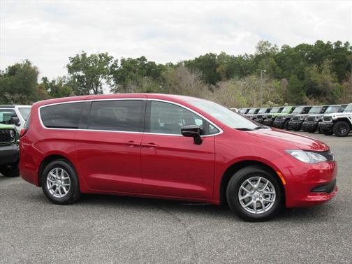 2026 Chrysler Voyager LX