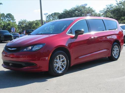 Red Hot Pearlcoat 2026 Chrysler Voyager LX