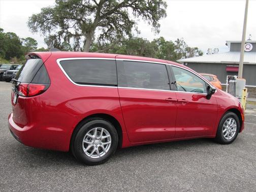 2026 Chrysler Voyager LX