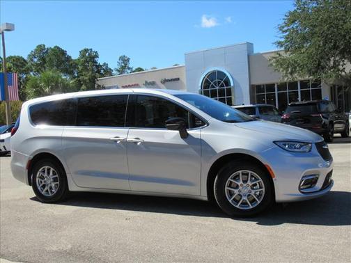 2026 Chrysler Pacifica Select FWD