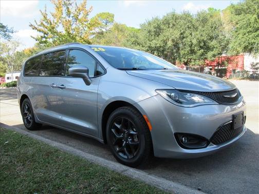 2020 Chrysler Pacifica Touring L