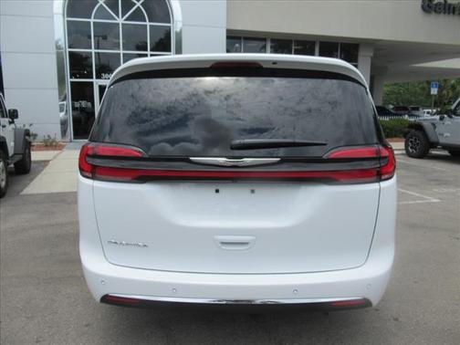 2025 Chrysler Pacifica L