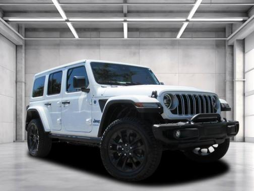 2025 Jeep Wrangler Sahara 4xe