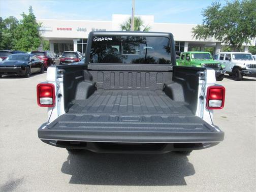 2025 Jeep Gladiator Sport S