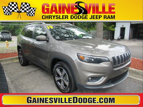 Photo 1 of 5 of 2019 Jeep Cherokee Limited