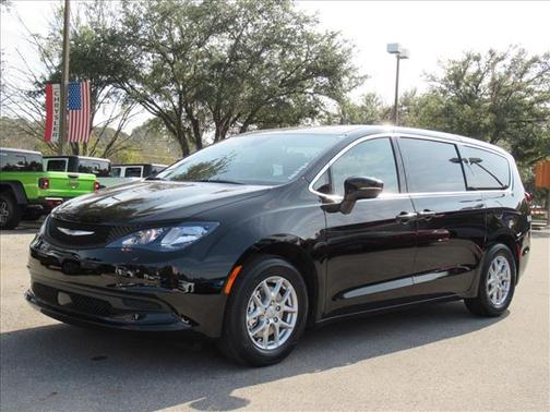 2026 Chrysler Voyager LX