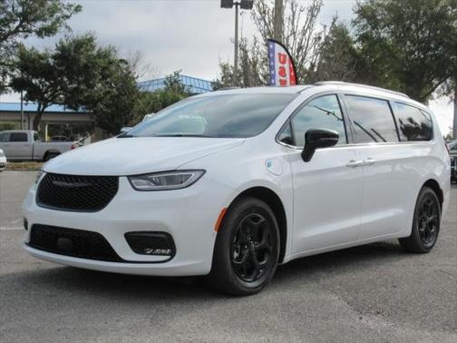 2025 Chrysler Pacifica Hybrid Premium S Appearance Pkg