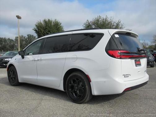 2025 Chrysler Pacifica Hybrid Premium S Appearance Pkg