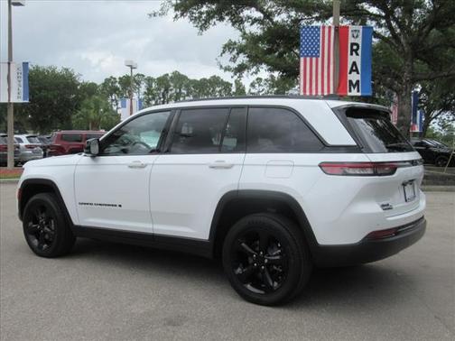 2023 Jeep Grand Cherokee Altitude